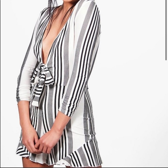 Boohoo Pants - NWT Boohoo striped play suit